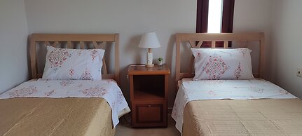 ALONI cottage