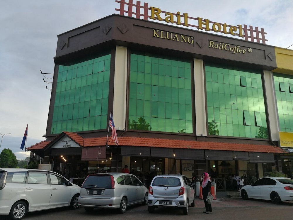 Capital O Rail Hotel