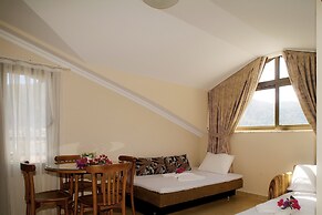EcemHotel