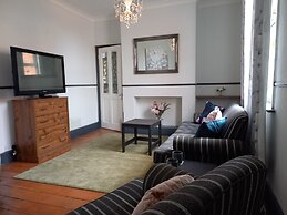 Charming 4-bed Victorian House in Retford
