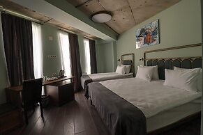 Paliani Hotel