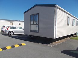3 Bed Caravan - Sleeps 8 - Wifi - Parking