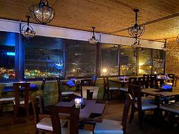 Town Season Hotel