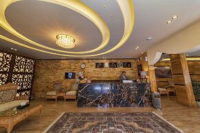 Town Season Hotel
