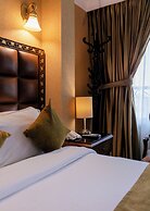 Town Season Hotel