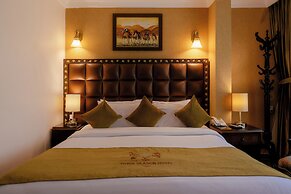 Town Season Hotel