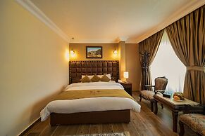 Town Season Hotel