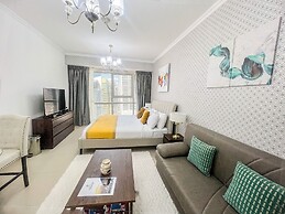 Cosmos Living Goldcrest Executive