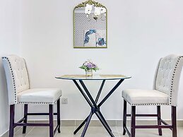 Cosmos Living Goldcrest Executive