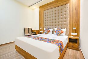 FabHotel Cozy Inn
