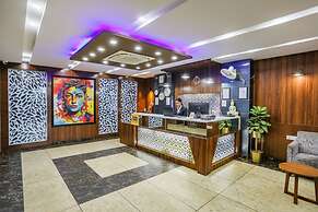 Fabhotel Frolic