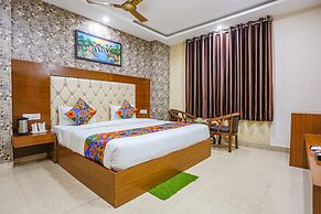 Fabhotel Frolic