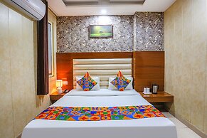 Fabhotel Frolic