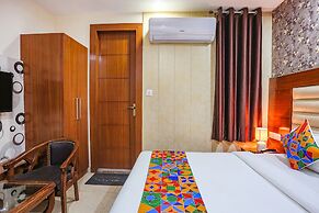 Fabhotel Frolic