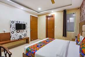 Fabhotel Frolic