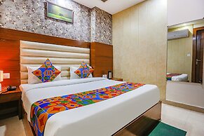Fabhotel Frolic