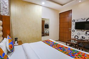 Fabhotel Frolic