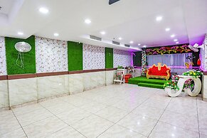 Fabhotel Frolic