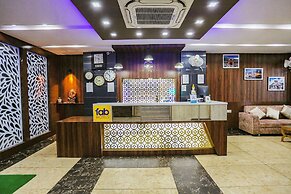 Fabhotel Frolic