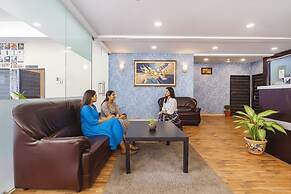 FabHotel Broholic