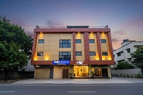 Fabhotel Arton Suite