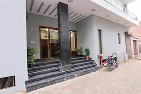 Fabhotel Moon Trip