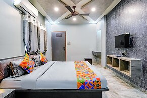 Fabhotel Viva House