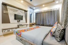 Fabhotel Viva House