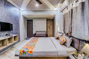 Fabhotel Viva House