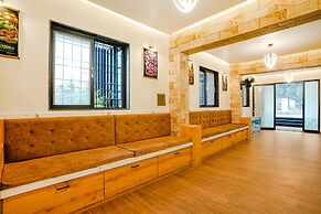 Fabhotel Viva House