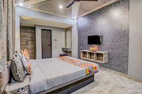 Fabhotel Viva House