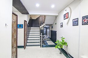 Fabhotel Rivlet Inn