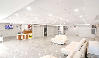 FabHotel Aerosky