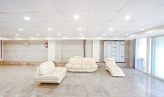 FabHotel Aerosky