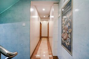 FabHotel White Gold