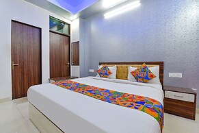 Fabhotel The Lotus