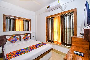 Fabhotel New Dream Palace