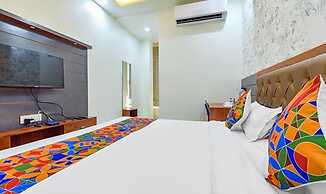 Fabhotel Cm Palace