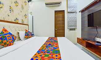 Fabhotel Cm Palace