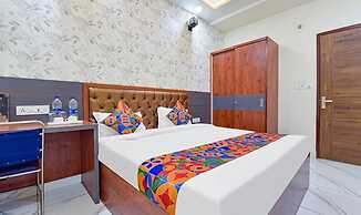 Fabhotel Cm Palace