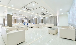 Fabhotel Cm Palace