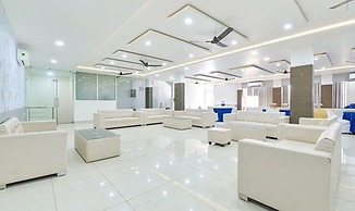 Fabhotel Cm Palace