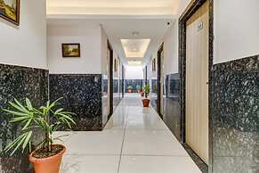 Fabhotel Meera Palace