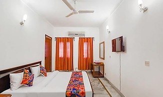 FabHotel Goodwill Homes