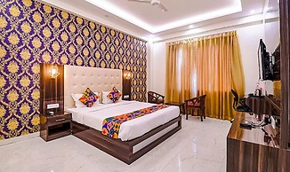 Fabhotel Swess Grand