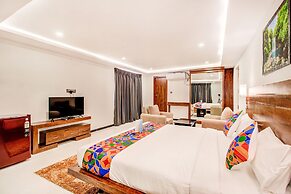 Fabhotel The Royal Suites