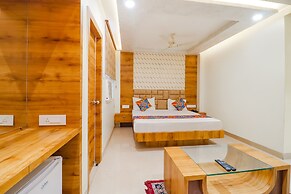 Fabhotel Holiday Grand
