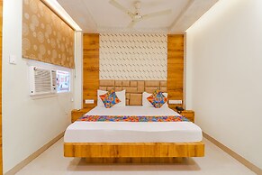 Fabhotel Holiday Grand