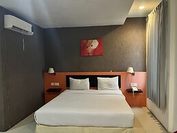 Hotel O Tri Homestay