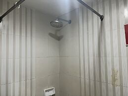Hotel O Tri Homestay